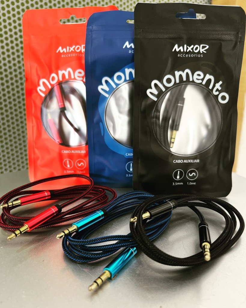 CABLE AUX 3,5 M-001 - MOMENT MIXOR ROJO